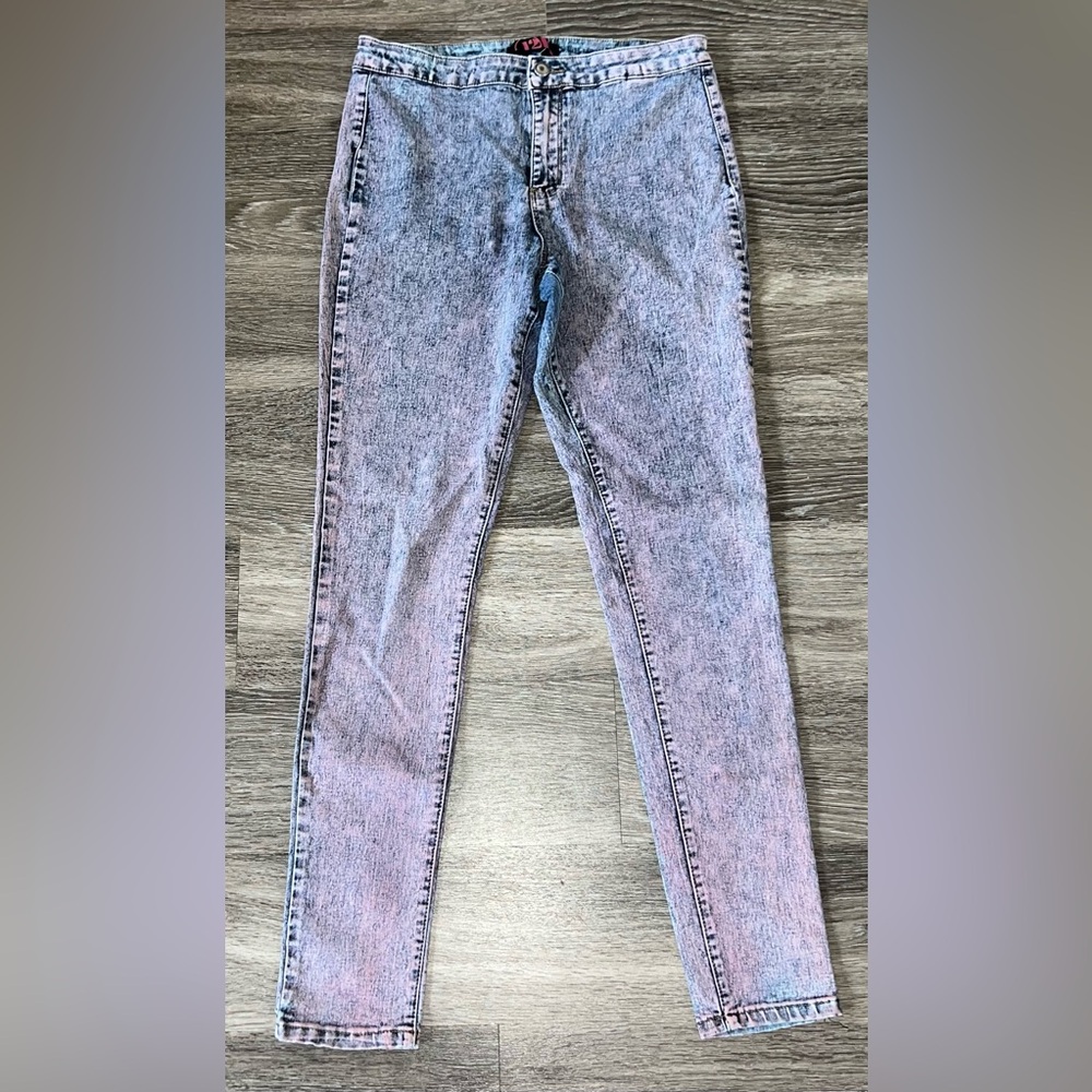 Stylish Acid Wash Women High Rise Slinny Jeans from 12K Size Eleven